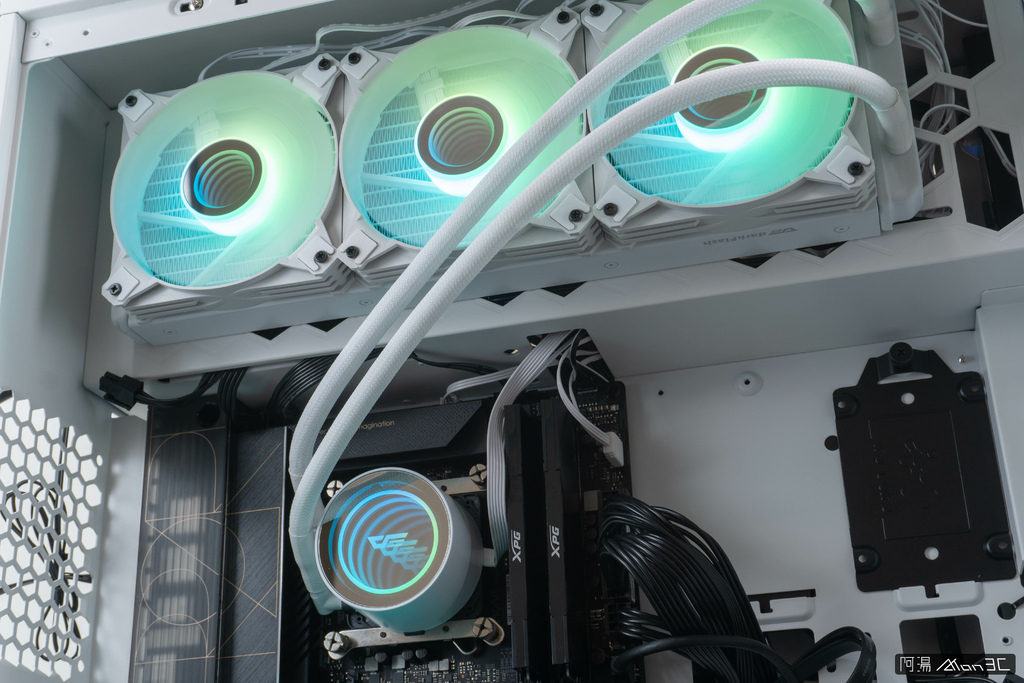 「開箱」入門高 CP 值水冷散熱器　 超有質感的RGB燈
