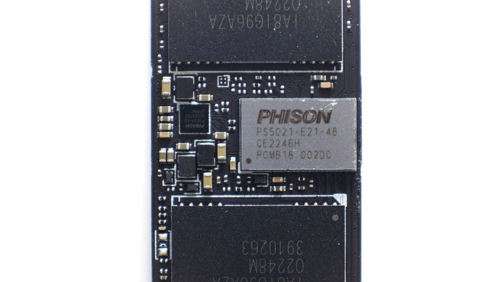 $5,000 有找　大容量4TB M.2 PCIe Gen4 x4 SSD。PNY CS2241 SSD